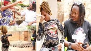 Yasanze imyenda nayikuyemo kare, ubwo nawe mukuramo iye, mbereye ku ijip, ikariso, agapira, isaha, agakufi, yasigaye nta kintu na kimwe yambaye. Culm85d0 M59im