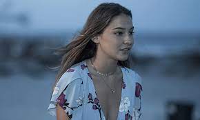 She is known for her starring role as sarah cameron on the netflix teen drama series outer banks. Stranger Things And Outer Banks Actress Madelyn Cline Joins Rian Johnson S Knives Out Sequel Bloody Disgusting