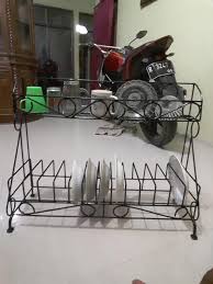 Perbedaan yang menonjol pada desain rak ini terletak pada ukurannya yang lebih kecil dan simpel. Rak Piring Mini Bos Mbok Minat Riski Rak Bahan Besi Facebook