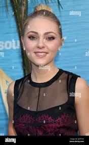 Anna Robb's Instagram, Twitter & Facebook