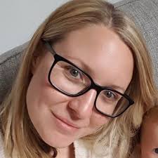 Katie Everson's Instagram, Twitter & Facebook