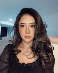 Allahu, sucinya hati anak lelaki fatin afeefa ini. Aura Fatin Afeefa Ibu Cantik 2 Anak Bersuara Lunak Ramping Popular Nona