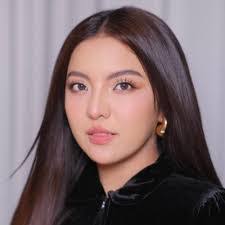 Jane Centeno's Instagram, Twitter & Facebook