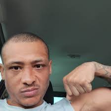 Kyle Barham's Instagram, Twitter & Facebook