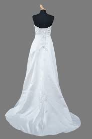 Check spelling or type a new query. Brautkleid Ivory Lilly Kleiderkorb De
