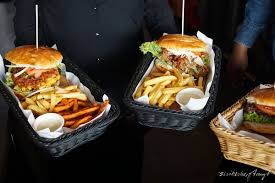 Burgerstube In Krefeld Mehr Als Nur Burger Fritten Bier Krefeld Fritten Burger