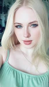 Hannah Huffines's Instagram, Twitter & Facebook