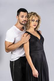 De nu am urmărit ca sa știu cât de mult seamănă cele doua producții, dar mai bine cumperi niște drepturi. In AceastÄƒ SearÄƒ De La Ora 20 00 La Antena 1 In Episodul 32 Din Fructul Oprit Adrian Dispare FÄƒrÄƒ UrmÄƒ Tvmania Ro