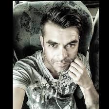 GESTAZO DE 10!! En la previa del duelo vs. Chile por Eliminatorias, Leo  Messi posó con los hijos de Arturo Vidal, Alonso, Elizabetta y Emiliano.  www.espn.com.ar