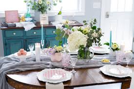 Sometimes the easiest way to make your table setting fit an occasion is to buy themed dishes. Spring Table Decor Ideas Wedding Galery