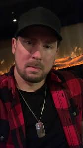 Surprise Christmas release! Available now! 🔗 Link in bio 🔗 #NewSong  #NewSongAlert #NewMusic #NewMusicFriday #country #CountryMusic #christmas  #christmasmusic #fyp #foryou #foryoupage #sad