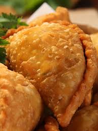 Selanjutkan tuang adonan ke cetakan sampai 3/4 penuh. Resep Camilan Buka Puasa Keluarga Pastel Isi Abon Yang Renyah Dan Gurih Kumparan Com