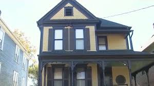 2 retired NYPD officers honored for helping stop woman attempting to burn  MLK's birth home