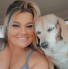 Dana Riddle's Instagram, Twitter & Facebook