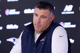 Mike Vrabel puts his love life aside and laments losing this player for the  entire season with the Patriots | MARCA