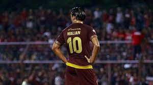 Ezra walian menggunakan nomor punggung 10 saat laga perdana psm makassar di musim 2020 melawan pss sleman beberapa waktu lalu dan diunggah ezra di akun instagram pribadinya (@ezrawalian). Persib Bandung Kontrak 3 Tahun Ezra Walian Eks Psm Makassar Tribun Timur