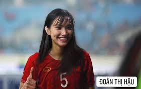 * văn hậu vẫn đá sea games 30. áº£nh Cháº¿ Cáº§u Thá»§ Ä'á»™i Tuyá»ƒn Viá»‡t Nam Phien Báº£n Con Gai Gay Sá»'c