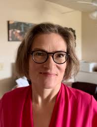 Laura Hibbard's Instagram, Twitter & Facebook