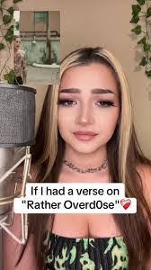 Alyson Houston's Instagram, Twitter & Facebook