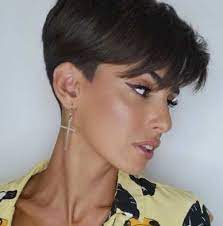 17 Cute Short Pixie Haircuts Femininity And Practicality Pixie Kapsel 2020 In 2021 Short Pixie Haircuts Pixie Haircut Short Pixie