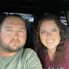 Can one person use lightning lane and then switch with another person at  Disneyland?