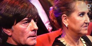 Joachim löw gibt sein amt als bundestrainer nach der em 2021 auf und zieht damit die richtige konsequenz aus den schwachen auftritten der nationalmannschaft in den letzten. Bambi 2016 Wer Ist Die Frau An Der Seite Von Jogi Low Express De