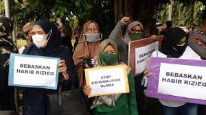 Sidang juga bisa disaksikan melalui. Pendukung Rizieq Ribut Jelang Sidang Polisi Putar Lantunan Asmaul Husna