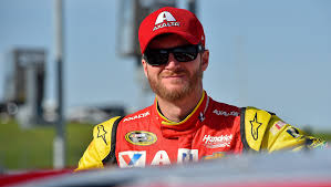 Jimmie johnson , mistrz 2016 sprint cup series, jego rekordowy siódmy tytuł. Brian France Gene Haas Dale Earnhardt Jr Among Most Influential Car Person S