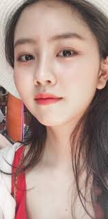 Pin Oleh So Hyun Kim Di Kim So Hyun Di 2020 Wanita Cantik Kecantikan Wanita