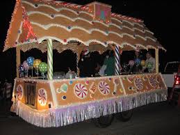 You don't need expensive and complicated wizardry to create a beautiful and interesting float. Our Christmas Parade Float The Gingerbread House Giant Gingerbread House Large Candy Christmas Parade Christmas Parade Floats Holiday Parades