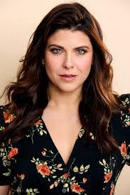 Leah Estes's Instagram, Twitter & Facebook