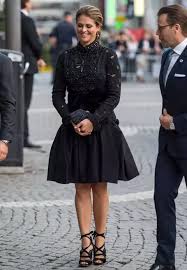 Prinzessin madeleine ist froh, zu hause zu sein. Nach Der Parlamentseroffnung Findet Am Abend Noch Ein Konzert In Der Konzerthalle Statt Zu Dem Prinzessin Madeleine Wieder In Einem Spektakularen Schwarzen Out