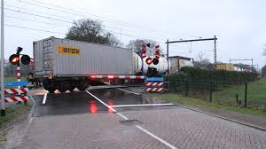 Daardoor is er vandaag geen treinverkeer meer mogelijk tussen lokeren en dendermonde. Geen Treinverkeer Tussen Rijssen En Wierden Door Kapotte Trein Bij Notter Rtv Oost