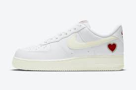 Nike Air Force 1 Valentine S Day 2021 Rumored Release Info La sneakers è caratterizzata da tre colori: nike air force 1 valentine s day 2021