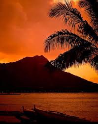 Sunrise At Diamond Head By Mickey Clausen In 2021 Scenic Photos Incredible Places Sunrise