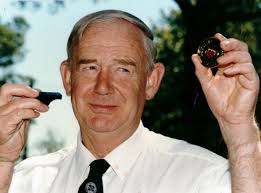 Tributes paid to former Bury teacher and referee, Geoffrey Preston, who  died aged 86