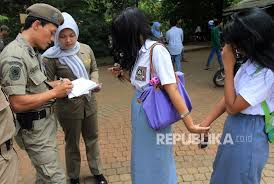 Maybe you would like to learn more about one of these? Identitas Jadi Masalah Yang Dihadapi Pelajar Republika Online