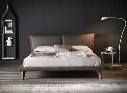 Testata letto in pelle bianca trapuntata e con. Letti Matrimoniali Multitasking Foto 1 Livingcorriere