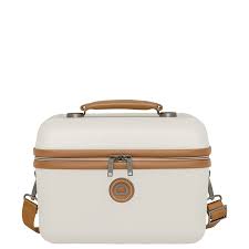 Embellished with the 'christian dior' signature on the front, the design is completed by a tonal embroidered removable and adjustable shoulder strap. Chatelet Tote Beauty Case Reisegepack Schulranzen Kulturbeutel