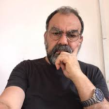 Currently engrossed in a particularly suspenseful episode of "What are the  neighbours arguing about today?"🤣🤣🤣 Kira & Kalvin.