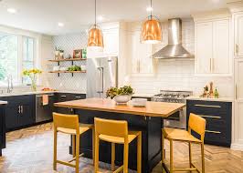 Our kitchen cabinet designers are experienced in all elements of construction and design while giving you the wow factor and being attentive to your budget and needs. Kitchen Cabinets St Louis Missouri Karr Bick Kitchen Bath