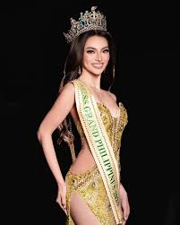 🇵🇭 Emma Mary Tiglao (@emmatiglao), 𝗠𝗶𝘀𝘀 𝗚𝗿𝗮𝗻𝗱 𝗣𝗵𝗶𝗹𝗶𝗽𝗽𝗶𝗻𝗲𝘀 𝟮𝟬𝟮𝟱, brings with her a remarkable journey that spans the globe. From hosting international diplomatic events, speaking at the Arab Youth International Model United