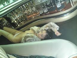 キャバ嬢が酔って調子こいておパンツ、おっぱい丸出しでおふざけしすぎｗｗｗｗｗ | 素人エロ画像やったる夫