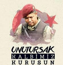 .olan niğdeli şehit astsubay kıdemli başçavuş ömer halisdemir'in kabri ziyaretçi akınına uğruyor. Omer Halisdemirli 15 Temmuz Sozleri Siirleri Mesajlari Gonder Darbenin Yil Donumunde Hasretle Anil