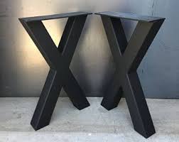 Disponible en 4 coloris idéal pour des plateaux carrés de 70 x 70 cm à 80 x 80 cm parfait pour des plateaux ronds de 70 à 90 cm de diamètre. Jambe De Forme En Acier 3 X 3 X Lot De 2 Pied De Table Metal Pied De Table Industrielle X Jambe De Metal Table Legs Industrial Table Legs Industrial Table
