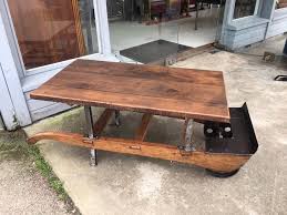 Meuble De Metier En 2020 Meuble De Metier Table Basse Table