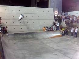 Un ancien skatepark en béton perdu dans la jungle vient d'être découvert à kuala lumpur par un voici la vidéo tant attendue de cette session/expédition insolite avec daniel dhers en action sur ce. Daniel Dhers En El Campeonato Bmx En El Skate Park De Chacao Youtube