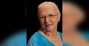 Donna Lauer's Instagram, Twitter & Facebook