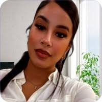 Danielle Lafever's Instagram, Twitter & Facebook