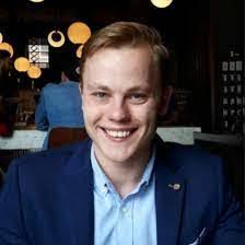 Henry Meek's Instagram, Twitter & Facebook